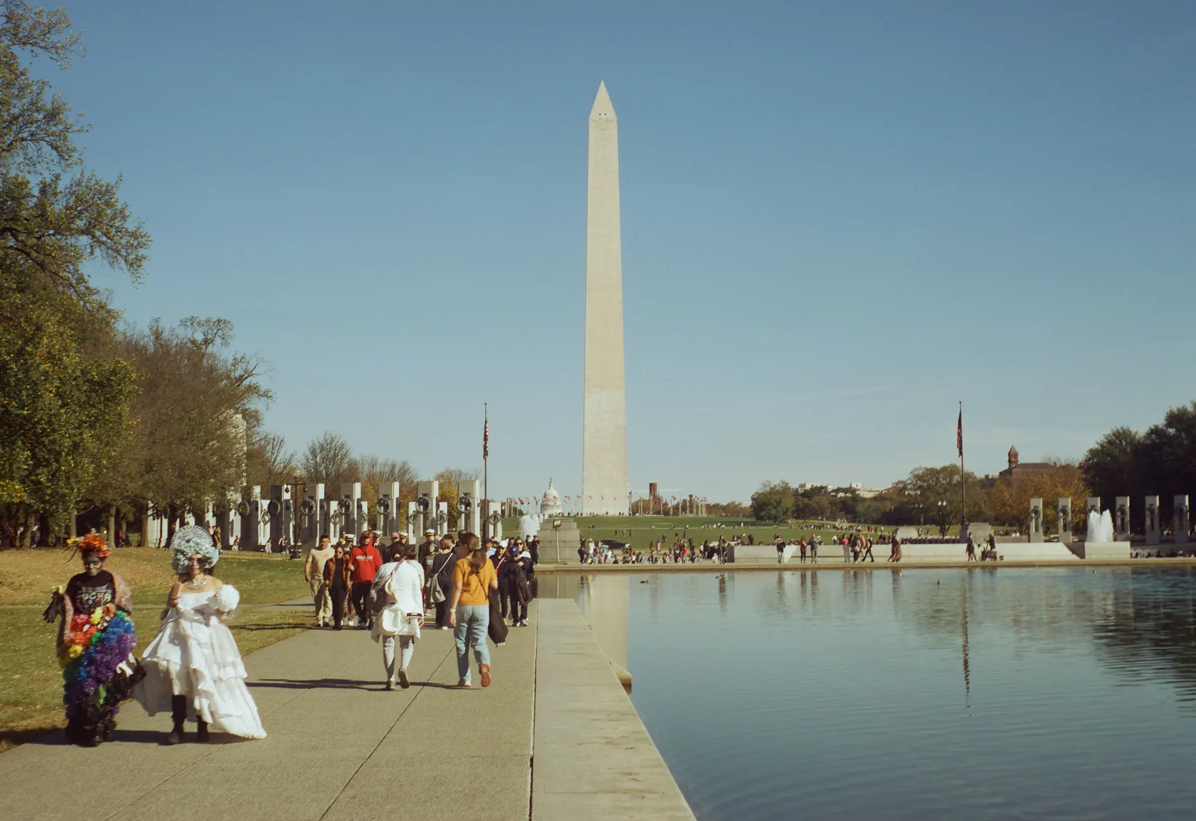 Reflecting pool with ww2 monument and washington monument Washington dc reflecting pool looking towards the washington monument