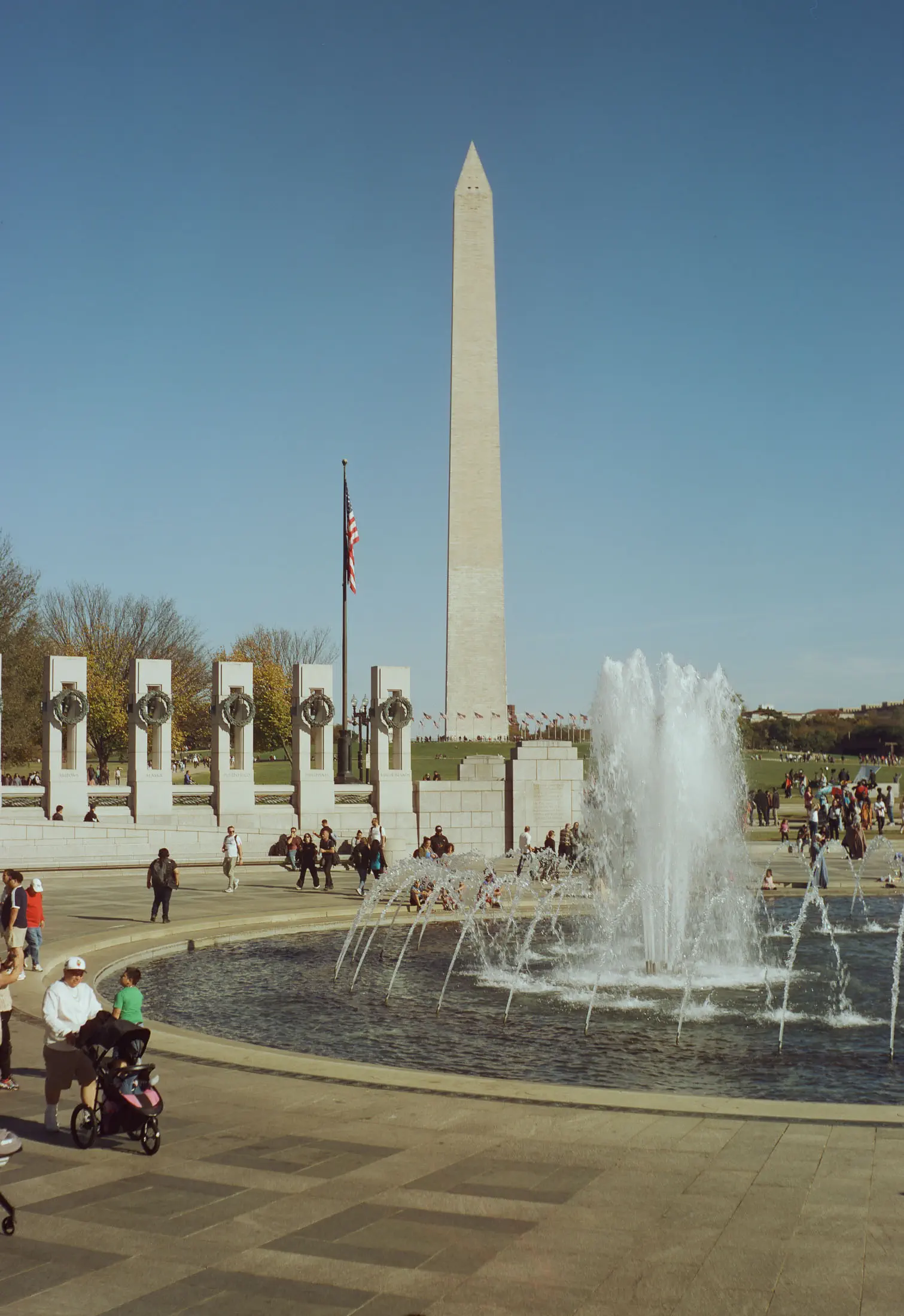 Ww2 monument with view of washington monument