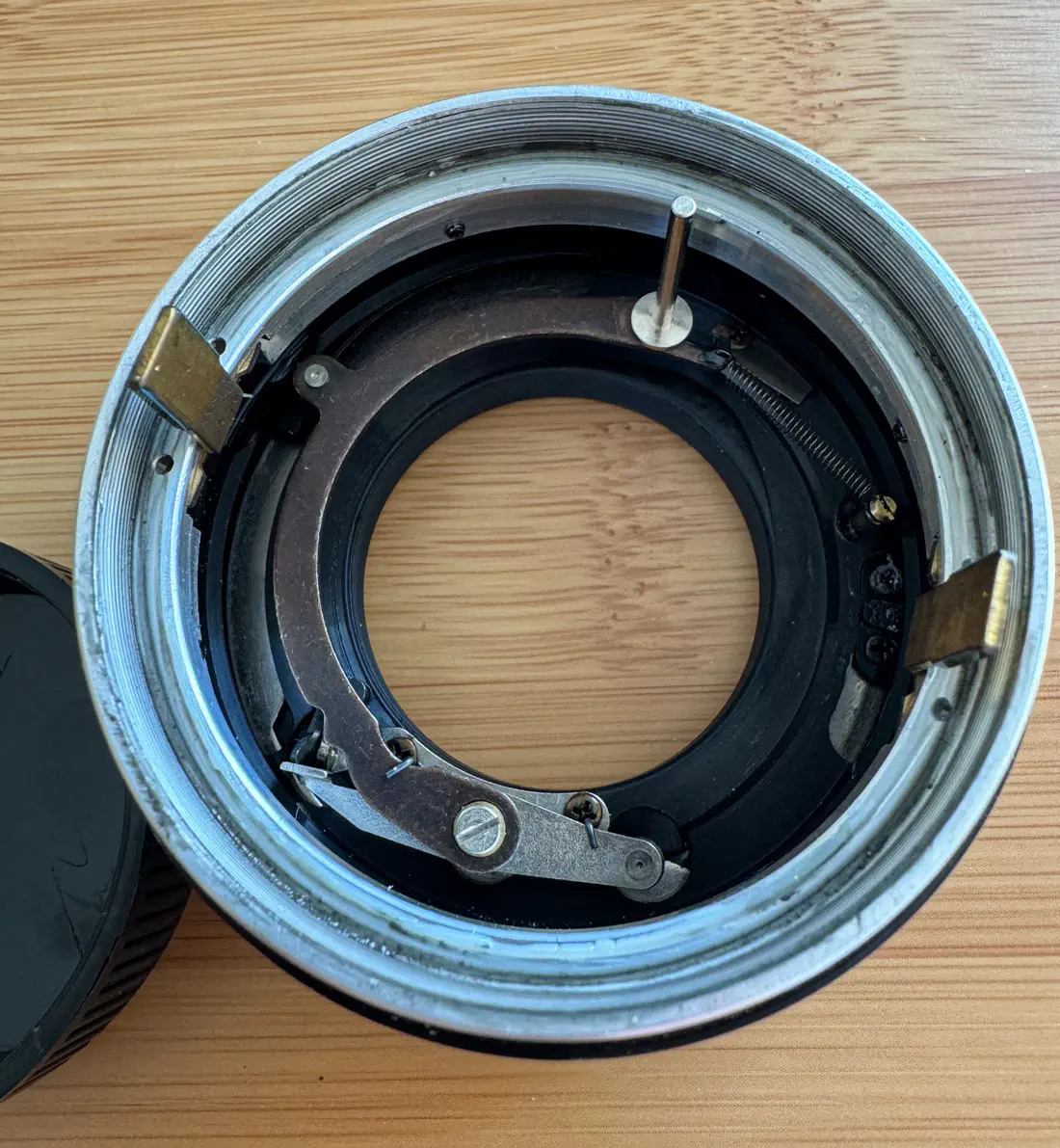 Tomioka-aperture-mechanism-1 Aperture mechanism